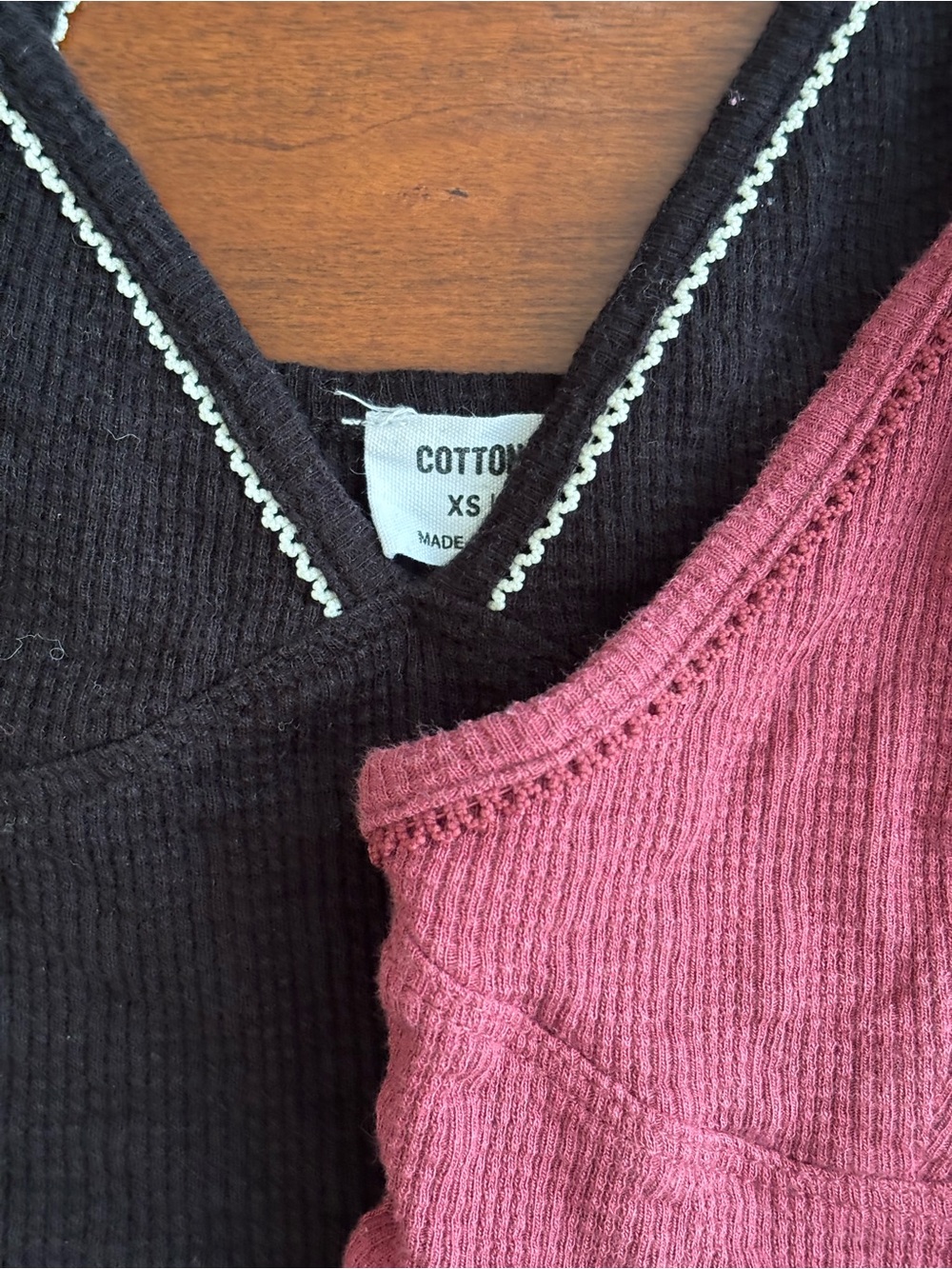 Cotton On Black Ribbed V-Neck Crop Top with Contrast Trim - Picture 2 of 7